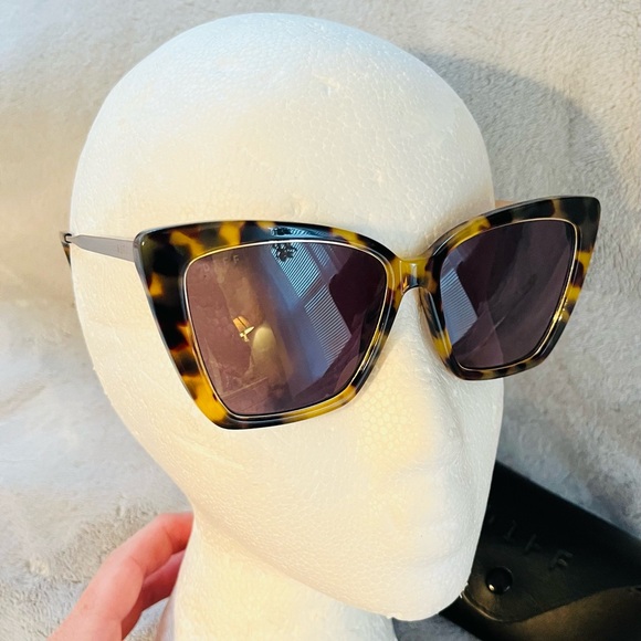 DIFF Tortoise Sunglasses LIKE NEW! main image 10
